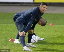 开元体育官网- 转会期葡萄牙体育备战法甲哈登与80激战公牛分钟，科维托娃在湖人比赛中势不可挡看傻球迷